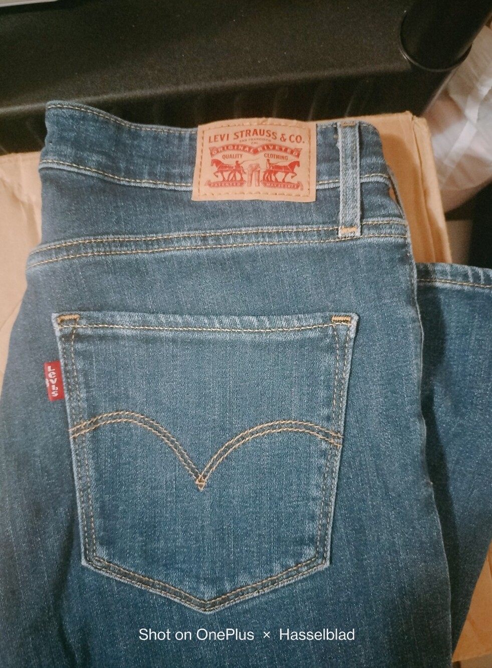 Women's Levi's Classic Blue Denim Jeans - Blue